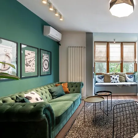 Downtown Retreat: Spacious 2-br By Unirii Square * Bucharest