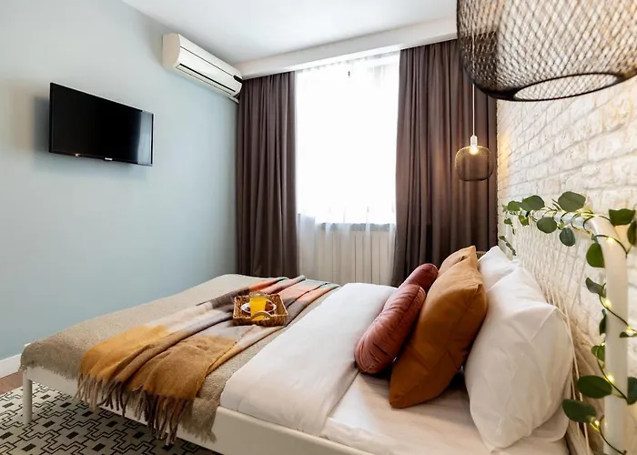 Downtown Retreat: Spacious 2-br By Unirii Square Apartment