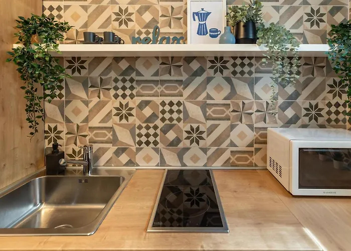 Apartment Downtown Retreat: Spacious 2-br By Unirii Square Bucharest
