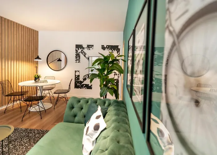 Downtown Retreat: Spacious 2-br By Unirii Square Bucharest