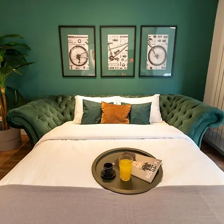 Downtown Retreat: Spacious 2-br By Unirii Square Appartement Boekarest