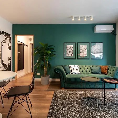 Downtown Retreat: Spacious 2-br By Unirii Square * Bükreş