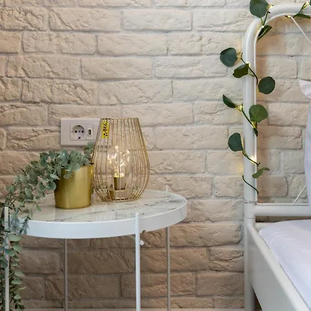 דירה Downtown Retreat: Spacious 2-br By Unirii Square *