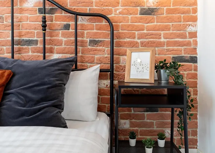 Downtown Retreat: Spacious 2-br By Unirii Square 부쿠레슈티