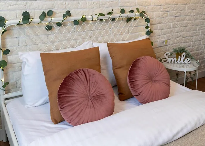 Lägenhet Downtown Retreat: Spacious 2-br By Unirii Square *