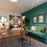 Downtown Retreat: Spacious 2-br By Unirii Square *