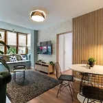 Downtown Retreat: Spacious 2-br By Unirii Square *