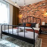 Downtown Retreat: Spacious 2-br By Unirii Square
